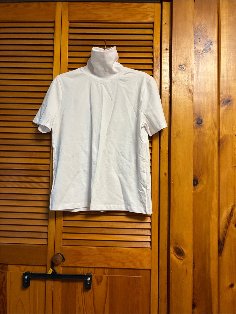 ZARA White Short-Sleeve Turtleneck Top length 24»pit to pit 19”